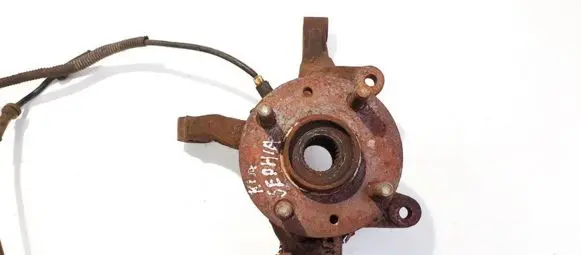 KIA Sephia Front wheel hub