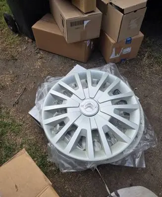 Citroen C4 SpaceTourer R17 wheel hub/cap/trim 1611308780