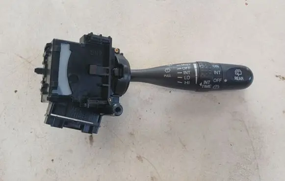 Suzuki Swift I Wiper control stalk