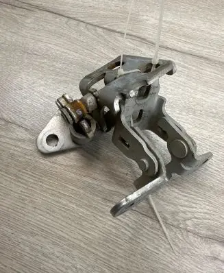 Rear door hinge set