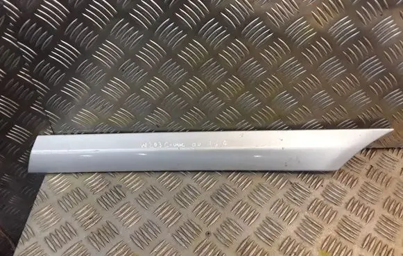 Mercedes-Benz C W203 Rear fender molding trim A2036900762 2036900762