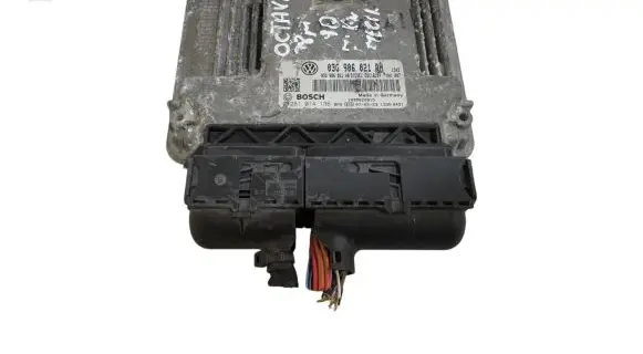 Skoda Octavia Mk2 (1Z) Engine control unit/module 03G906021RH 03G906021AB 0281014136