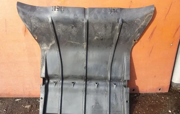 Iveco Daily 35 - 40.10 Engine splash shield/under tray 504080195 504080194