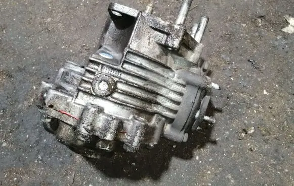 Toyota RAV 4 (XA30) Gearbox transfer box case 