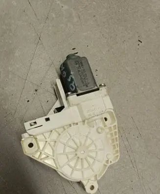 Audi Q3 8U Rear door window regulator motor 8K0959811A 12440240690