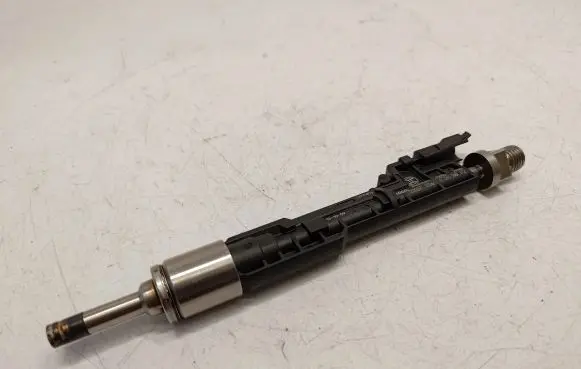 BMW 4 F32 F33 Fuel injector 13647639994