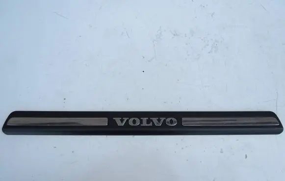 Volvo XC70 Front sill trim cover 8659960