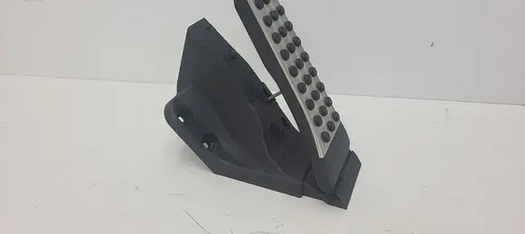Mercedes-Benz GLC X253 C253 Accelerator throttle pedal A2533000104