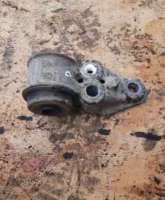 Volkswagen PASSAT B5.5 Rear axle beam mounts housing 4B0501522E 8E0501522H