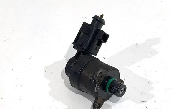 Audi A6 Allroad C6 Fuel pressure regulator 0928400572