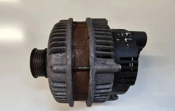BMW 5 E39 Generator/alternator 2247389 2542251A