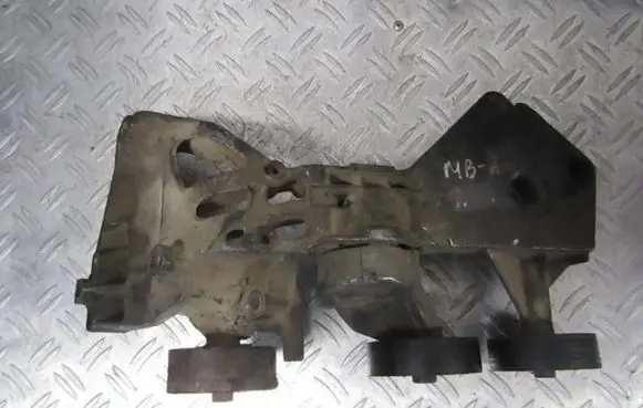 Mercedes-Benz A W168 Engine mounting bracket a1662020240