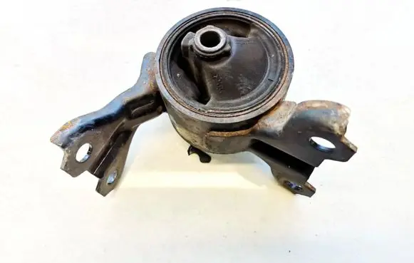 Engine mount bracket