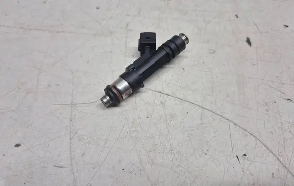 Opel Astra J Fuel injector 0280158205