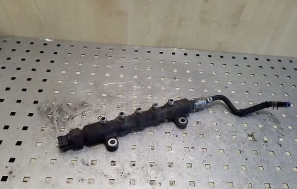 Toyota Corolla Verso E121 Fuel main line pipe