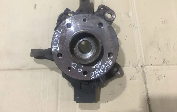 Renault Megane III Front wheel hub