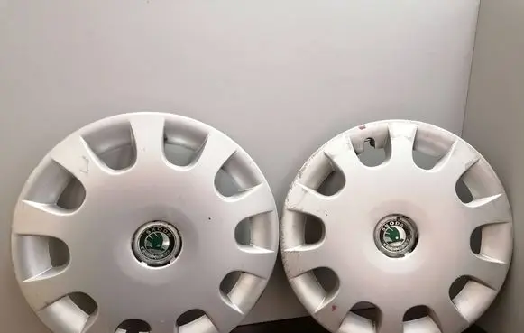 Skoda Octavia Mk1 (1U) R15 wheel hub/cap/trim 1U0601147E