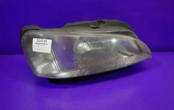Peugeot 106 Headlight/headlamp 88202143