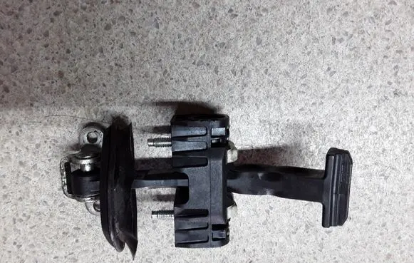 Alfa Romeo 159 Front door check strap stopper 60690659