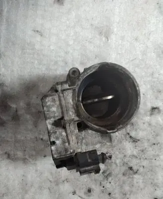 Volkswagen Touran I Throttle valve