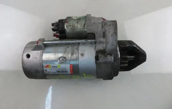 Toyota RAV 4 (XA30) Starter motor S4042