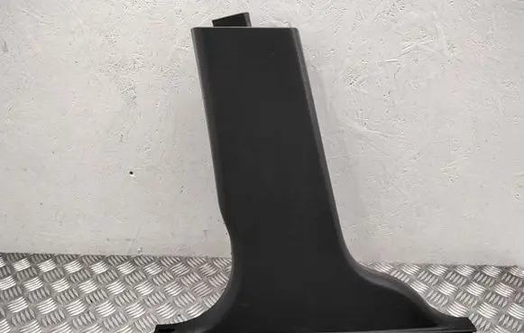 Volvo V70 (B) pillar trim (bottom)