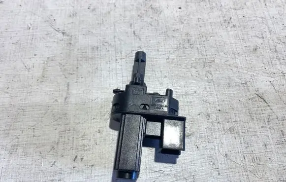 Ford Mustang VI Brake pedal sensor switch 4M5T7C534AA U3NFA