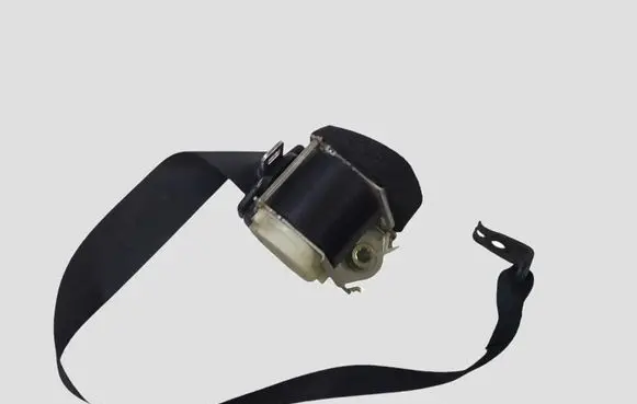 Ford Galaxy Rear seatbelt 611B68M
