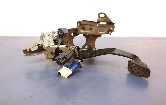 Ford Fiesta Accelerator throttle pedal