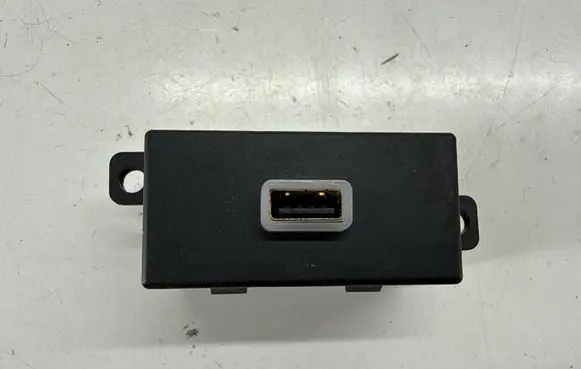 Chrysler Pacifica USB socket connector 68256810AA 53338552 33241674