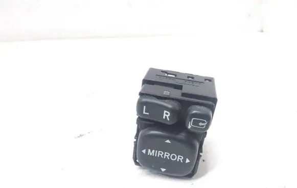 Toyota Avensis T250 Wing mirror switch 183575