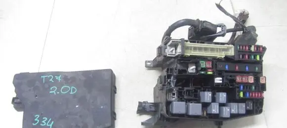 Toyota Avensis T270 Fuse box set 82115-05A31