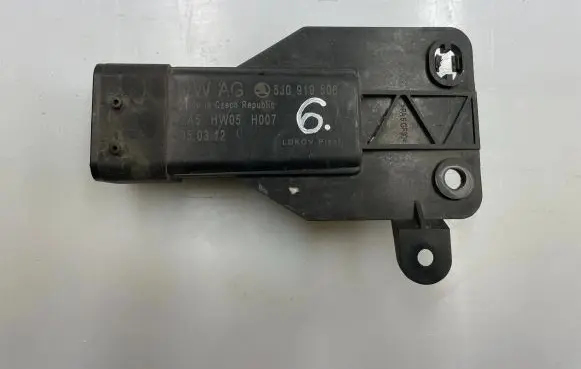 Seat Ibiza IV (6J,6P) Coolant fan relay 5J0919506