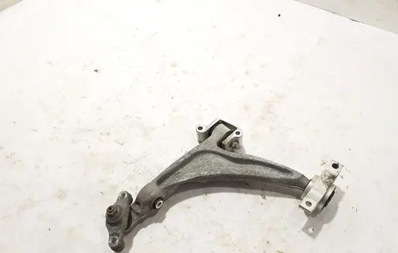 Volvo XC60 Front lower control arm/wishbone 32370923