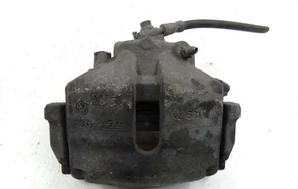 Volkswagen PASSAT CC Front brake caliper