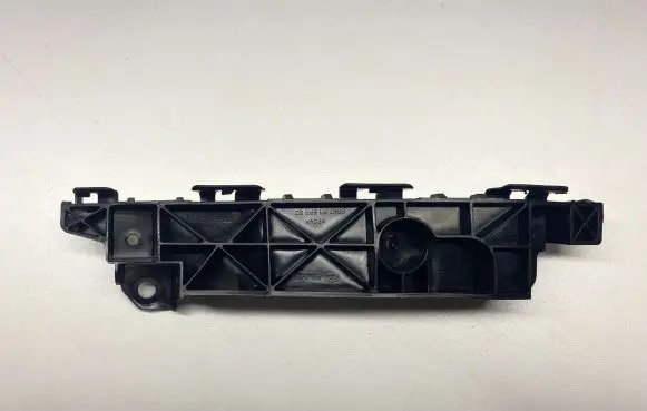 Hyundai Tucson LM Front bumper mounting bracket 865132S000