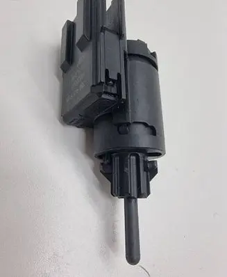 Audi A6 S6 C5 4B Brake pedal sensor switch 3B0945511A 19322007 00082