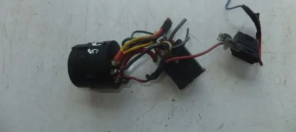 Mercedes-Benz Sprinter W901 W902 W903 W904 Ignition lock contact A9435458108