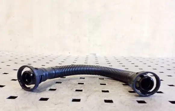 Audi TT TTS Mk2 Breather hose/pipe 06F103221E