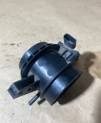 Ford Focus Mass air flow meter EM5A12B579AA 0003429 054017262