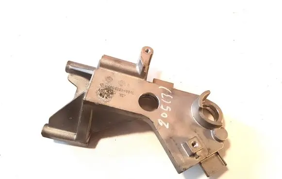 Mercedes-Benz C W205 Air filter cleaner box bracket assembly A6510941627