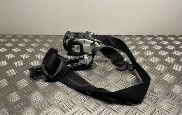 Mercedes-Benz E W212 Front seatbelt A2128609285
