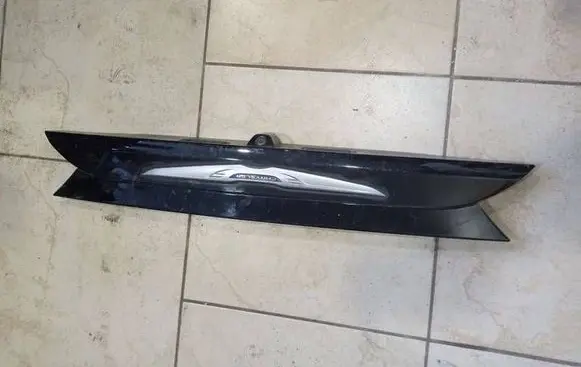 Chrysler Pacifica Trunk door license plate light bar 5RL88AXRAG 5RL88AX 94100476003