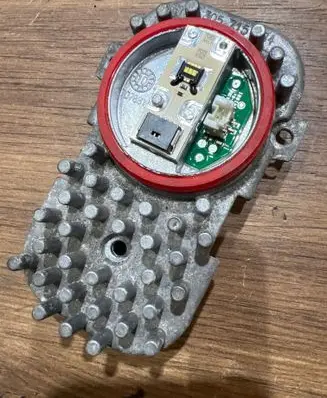 BMW 3 E92 E93 LED ballast control module 1305715084