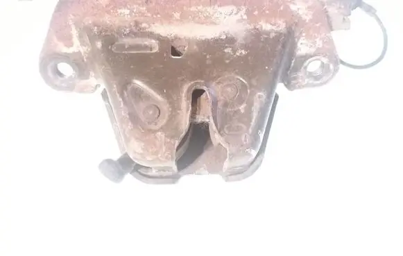 Nissan Almera Tailgate/trunk/boot lock/catch/latch