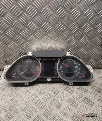 Audi A6 S6 C6 4F Speedometer (instrument cluster) 4f0920932