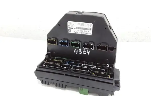 Mercedes-Benz C W204 Fuse module A2129004611 F005V01157 A2129016402