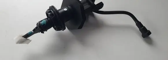 Mazda 6 Clutch slave cylinder 