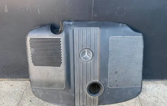 Mercedes-Benz C W204 Engine cover (trim) A6510101167