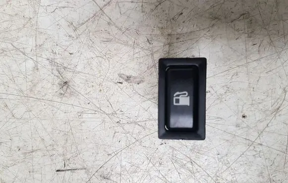 Toyota Avensis T250 Fuel tank opening switch 156795